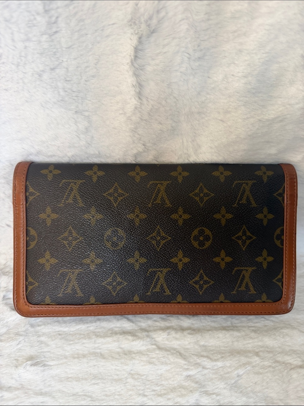 Authentic Louis Vuitton Dame Monogram Clutch - Picture 3 of 7